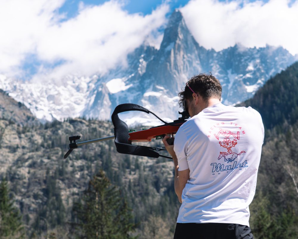 paul benhayoun tir carabine en face des montagnes